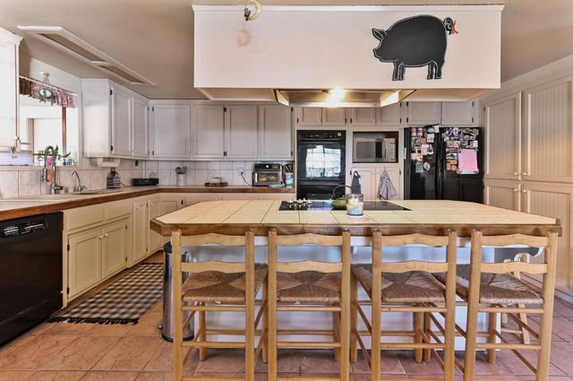 3653 Chuckwagon Dr, Copperopolis, CA 95228