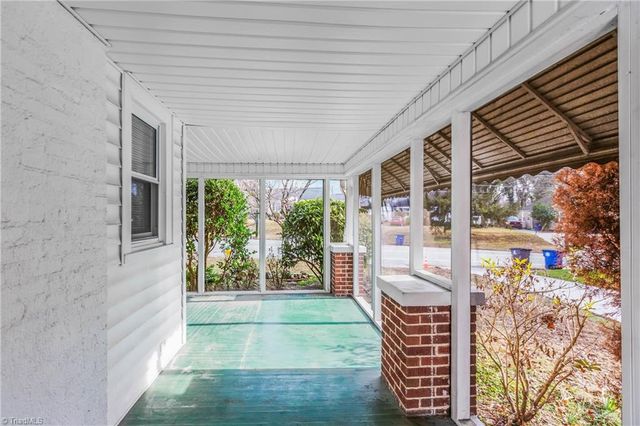 800 S Sunset Drive, Winston-salem, NC 27103