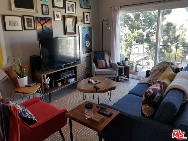 453 S Gramercy Place, Los Angeles, CA 90020