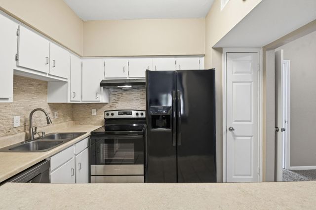 2100 Tanglewilde Street 642, Houston, TX 77063