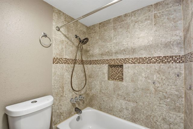 2100 Tanglewilde Street 642, Houston, TX 77063