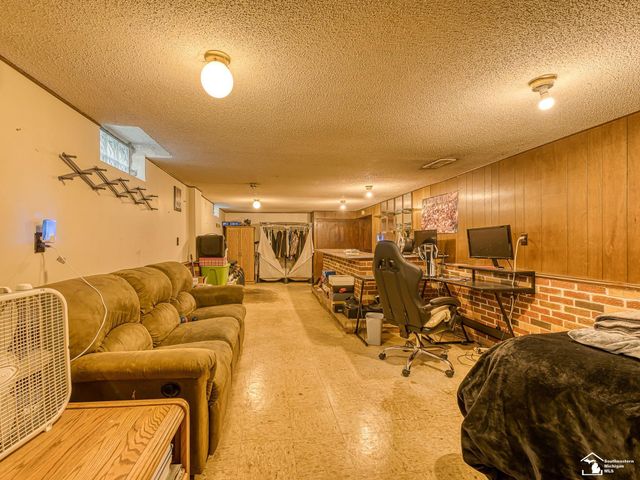 1263 Maple Boulevard, Monroe, MI 48162