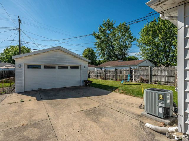 1263 Maple Boulevard, Monroe, MI 48162
