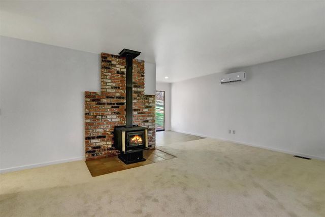 11013 Wolf Dr, Grass Valley, CA 95949