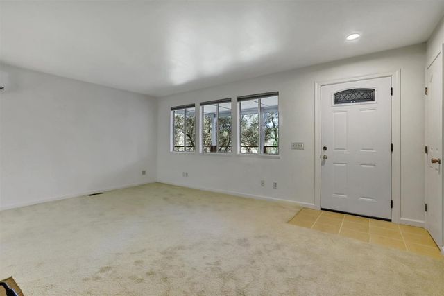 11013 Wolf Dr, Grass Valley, CA 95949