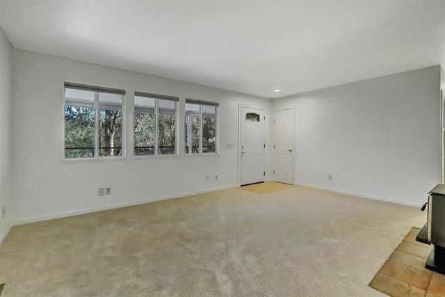 11013 Wolf Dr, Grass Valley, CA 95949