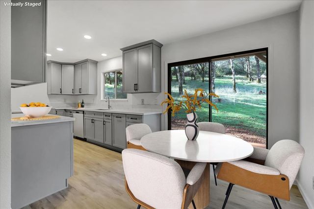 11013 Wolf Dr, Grass Valley, CA 95949