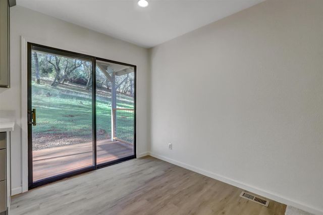 11013 Wolf Dr, Grass Valley, CA 95949