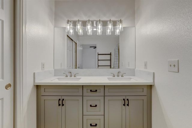 11013 Wolf Dr, Grass Valley, CA 95949