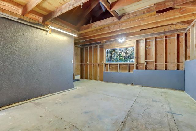 11013 Wolf Dr, Grass Valley, CA 95949