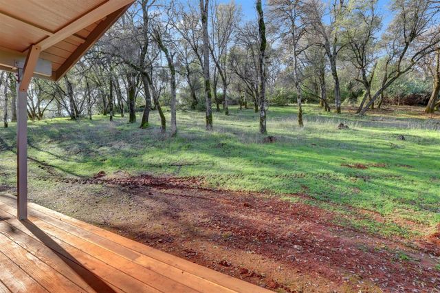 11013 Wolf Dr, Grass Valley, CA 95949