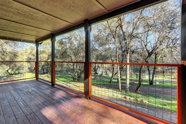 11013 Wolf Dr, Grass Valley, CA 95949