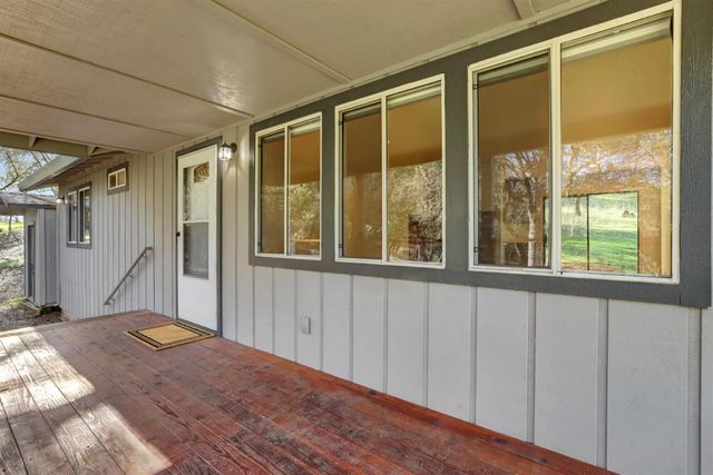 11013 Wolf Dr, Grass Valley, CA 95949