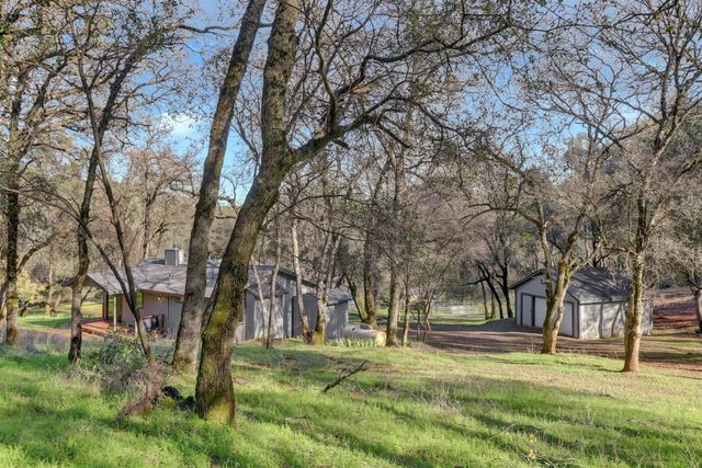 11013 Wolf Dr, Grass Valley, CA 95949