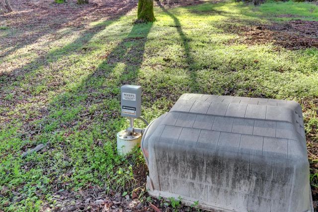 11013 Wolf Dr, Grass Valley, CA 95949