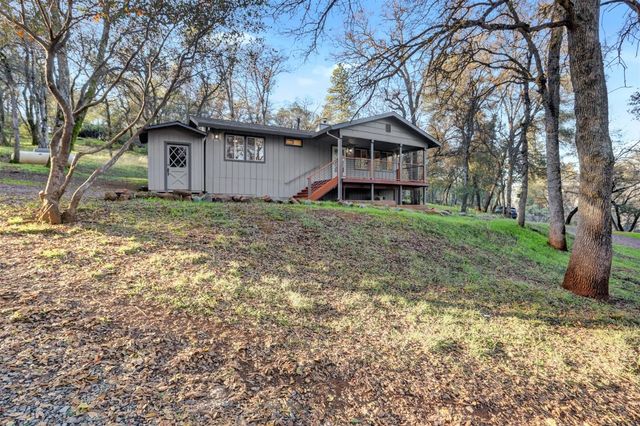11013 Wolf Dr, Grass Valley, CA 95949