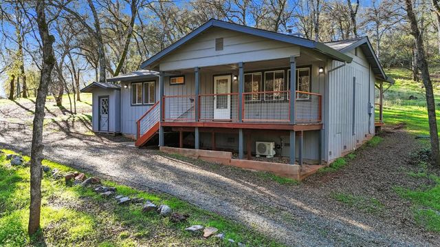 11013 Wolf Dr, Grass Valley, CA 95949