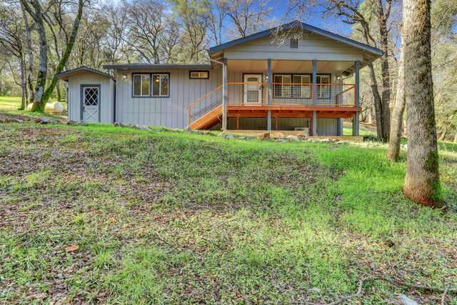 11013 Wolf Dr, Grass Valley, CA 95949