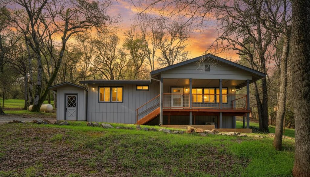 11013 Wolf Dr, Grass Valley, CA 95949