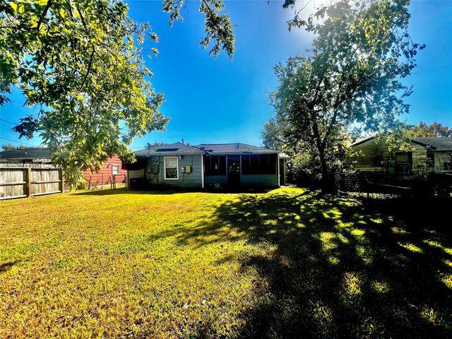 6606 Thornwall Street, Houston, TX 77092