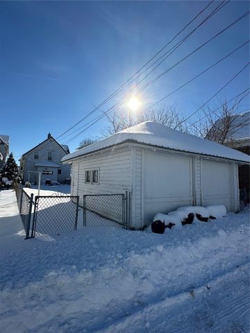 622 4th Avenue SW, Cedar Rapids, IA 52404