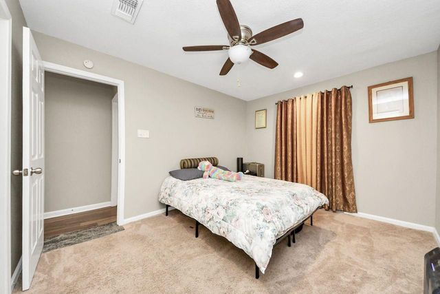 218 E Dumble Street, Alvin, TX 77511