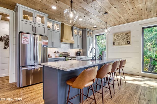 1028 Old Cartertown Road Rd, Gatlinburg, TN 37738