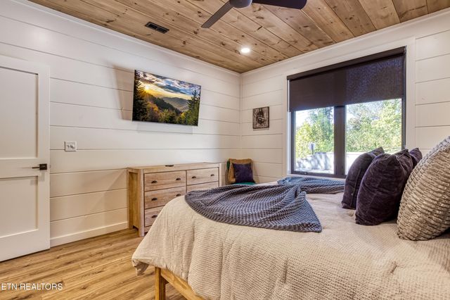 1028 Old Cartertown Road Rd, Gatlinburg, TN 37738