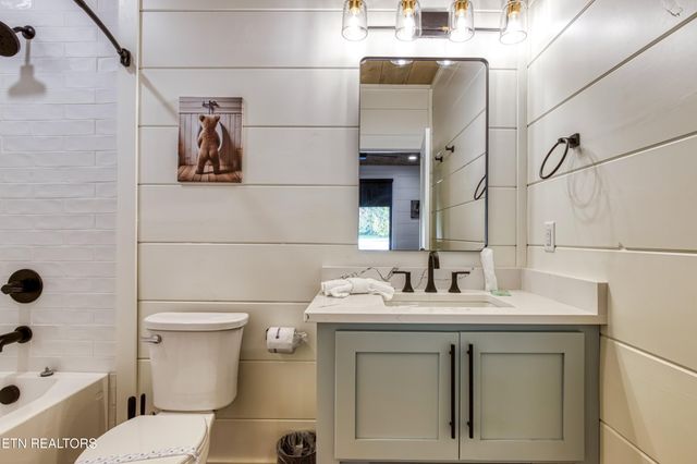 1028 Old Cartertown Road Rd, Gatlinburg, TN 37738