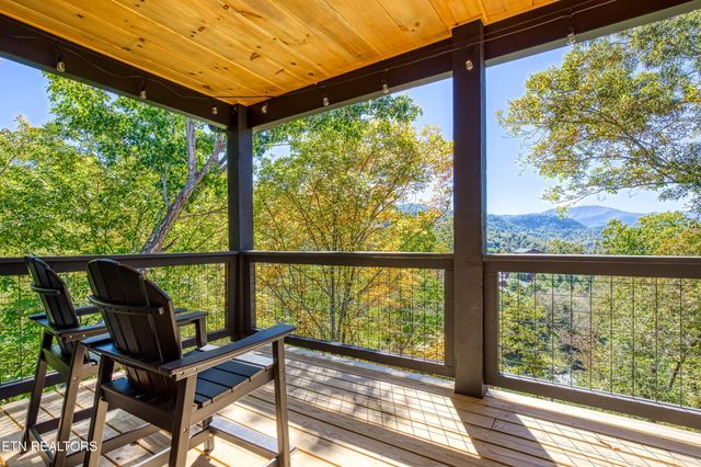 1028 Old Cartertown Road Rd, Gatlinburg, TN 37738