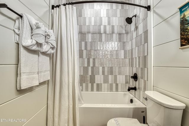 1028 Old Cartertown Road Rd, Gatlinburg, TN 37738