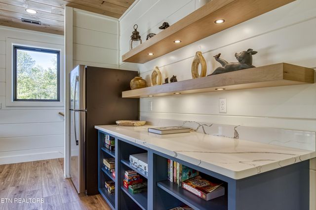 1028 Old Cartertown Road Rd, Gatlinburg, TN 37738