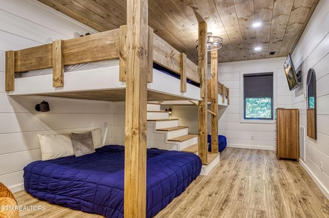 1028 Old Cartertown Road Rd, Gatlinburg, TN 37738