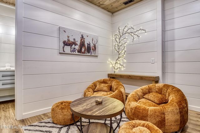 1028 Old Cartertown Road Rd, Gatlinburg, TN 37738