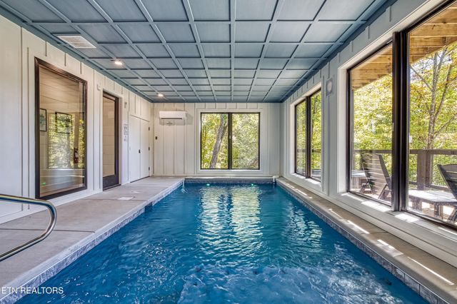 1028 Old Cartertown Road Rd, Gatlinburg, TN 37738