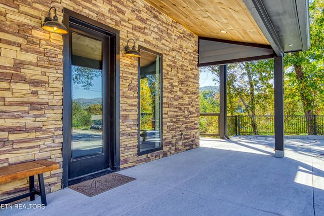 1028 Old Cartertown Road Rd, Gatlinburg, TN 37738