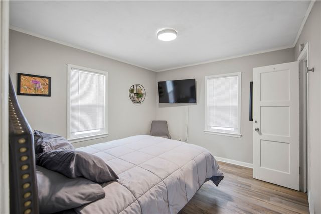 2300 Dean Avenue, Des Moines, IA 50317