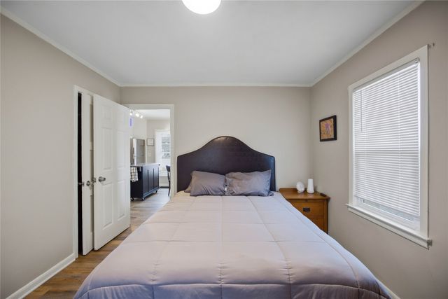 2300 Dean Avenue, Des Moines, IA 50317