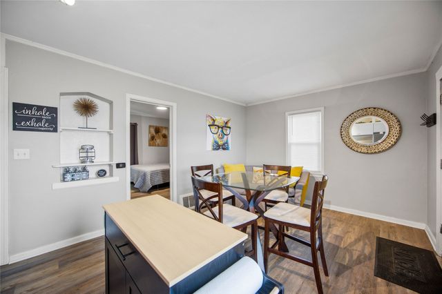 2300 Dean Avenue, Des Moines, IA 50317