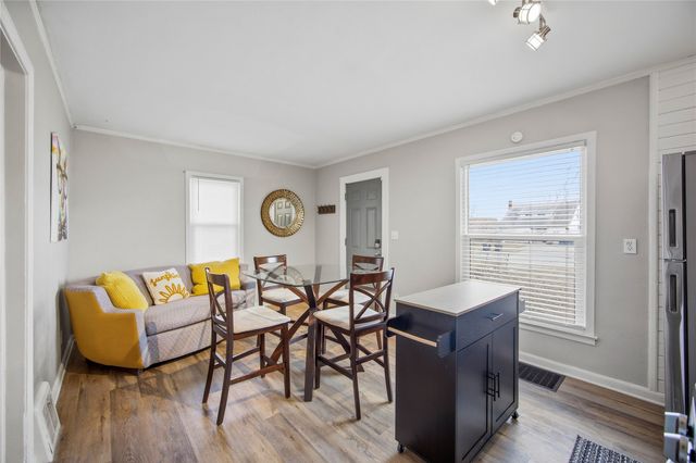 2300 Dean Avenue, Des Moines, IA 50317