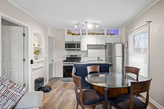 2300 Dean Avenue, Des Moines, IA 50317