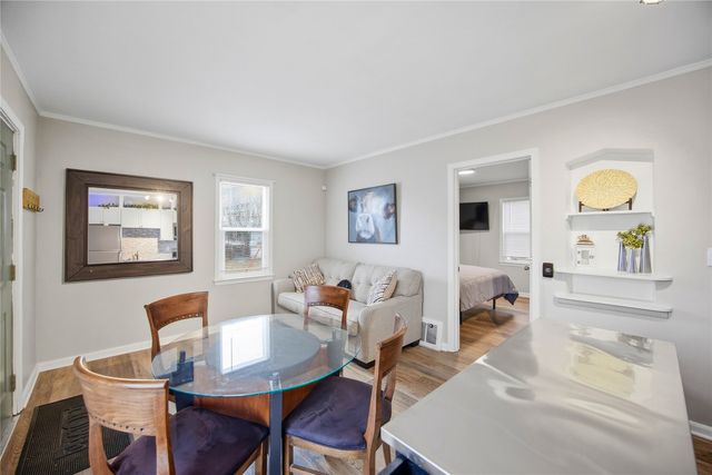 2300 Dean Avenue, Des Moines, IA 50317