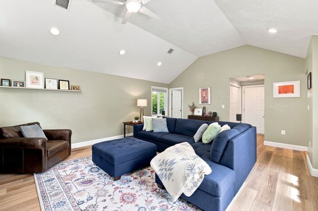 7 Philip Road, Framingham, MA 01701
