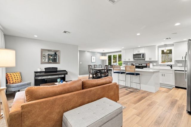 7 Philip Road, Framingham, MA 01701