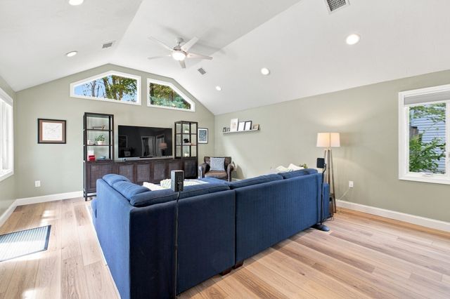 7 Philip Road, Framingham, MA 01701