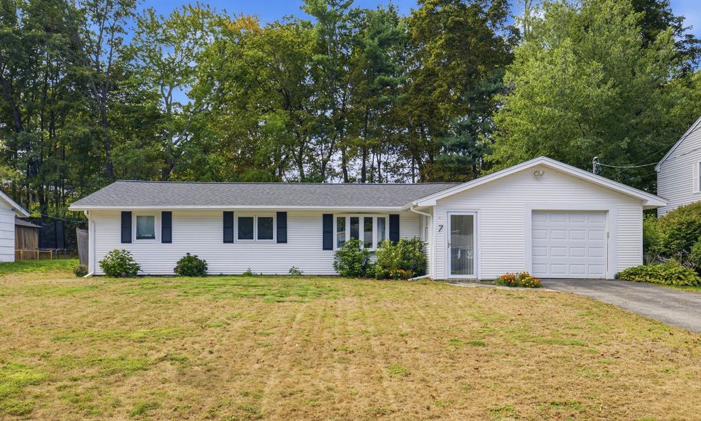 7 Philip Road, Framingham, MA 01701