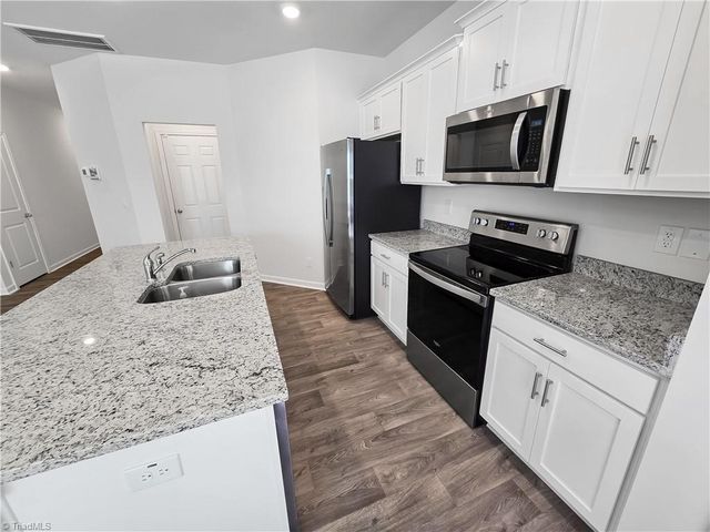 1108 Evelynnview Lane, Kernersville, NC 27284