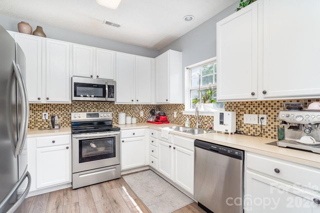 407 Goodloe Drive, Charlotte, NC 28262