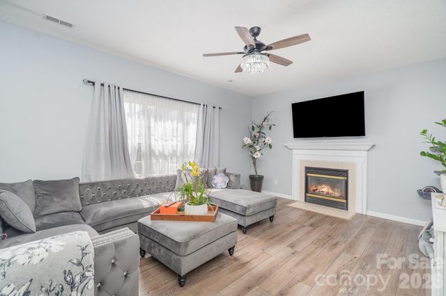 407 Goodloe Drive, Charlotte, NC 28262