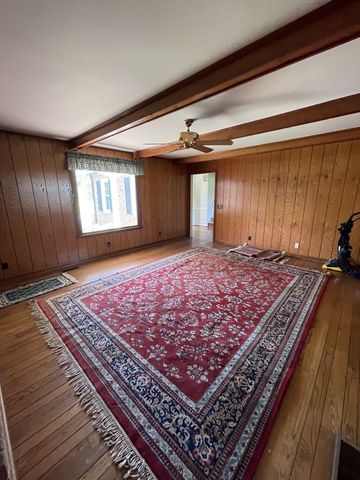 912 Long Creek Rd, Lafayette, TN 37083